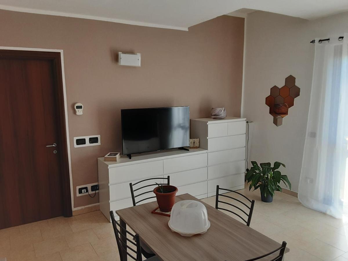 Appartamento Sofia In Zona Residenziale Strategica Wifi Gratuito Carbonara al Ticino Exterior photo